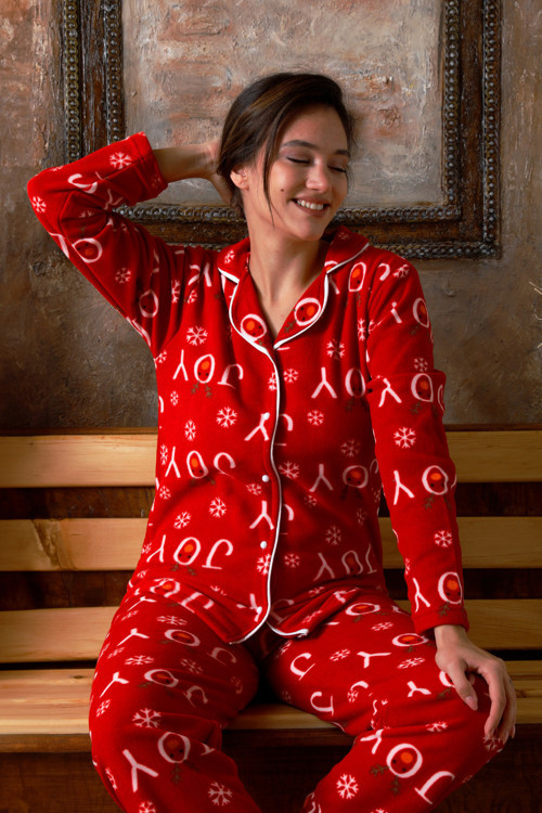 Kışlık Yılbaşı Desenli Kadın Gömlek Polar Pijama Takımı- Geyikli Yılbaşı Pijaması
