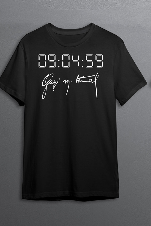 Atatürk İmza Baskılı Pamuklu Likralı T-shirt (Beyaz Yazılı Siyah) S Beden