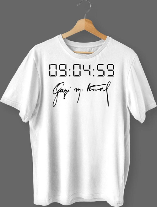 Atatürk İmza Baskılı Pamuklu Likralı T-shirt (Siyah Yazılı Beyaz) M Beden