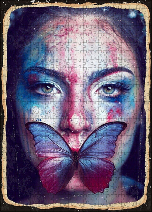 Ahşap Mdf Puzzle Yapboz Ağzı Kelebekli Kadın 500 Parça 50*70 Cm