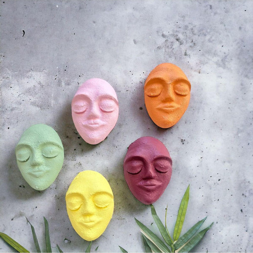 El Yapımı Duvar Maskları 5'Li Set, Canlı Renklerle Boyalı Sakin Yüz Maskeleri, Duvar Dekor Objesi