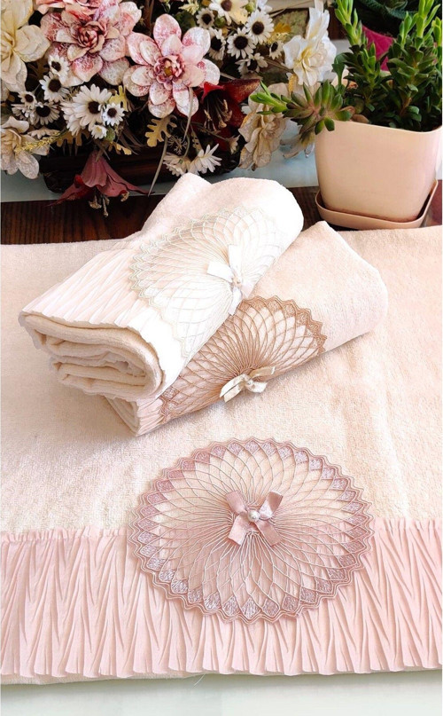 Annem (3.Lü Set) Çeyizlik 50X90 Cm. Kadife Doku Piliseli Dantelli El Ve Yüz Lüks Havlu Seti