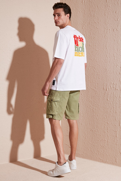% 100 Pamuk Sırt Baskılı Oversize Bisiklet Yaka Erkek T Shirt 5902636 BEYAZ