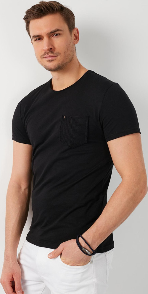 % 100 Pamuklu Slim Fit Bisiklet Yaka Cepli Erkek T Shirt 5902000 SİYAH