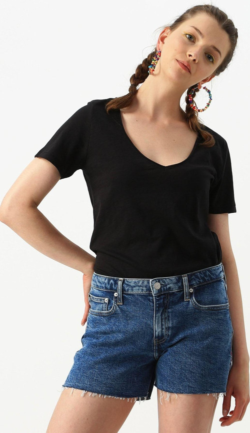 Kadın Siyah Kısa Kollu V-Yaka Basic T-Shirt 15180561 Onlfworld