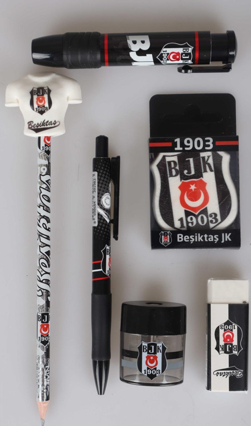 DEKOMUS İLE LİSANSLI BEŞİKTAŞ KIRTASİYE SETİ SİLGİ TEPELİ KURŞUN KALEM,VERSATİL UÇLU KALEM,2 ADET SİLGİ