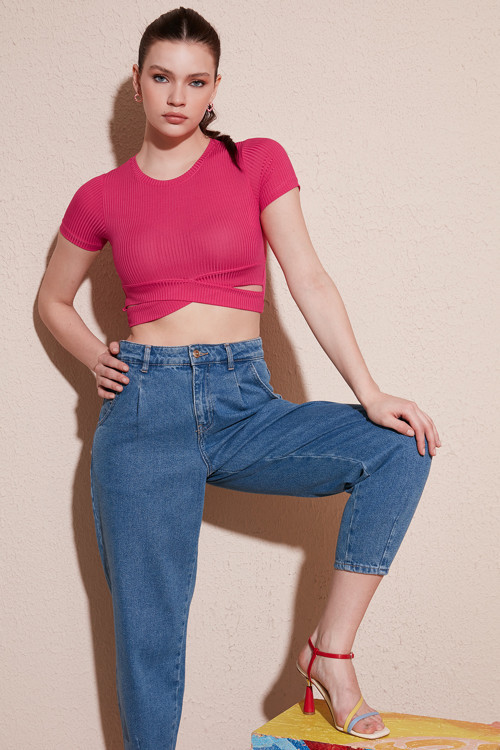 Fitilli Bel Detaylı Kısa Kollu Dar Kesim Crop Bayan Bluz 5864211 FUŞYA