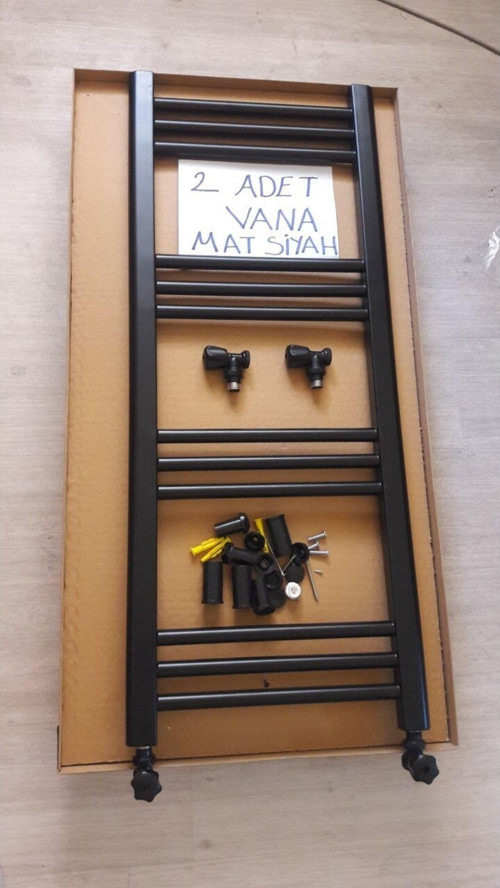 Simaş Havlupan 300 x 1800 Siyah Havlupan 2 Adet Mat Siyah Radyatör Vanası