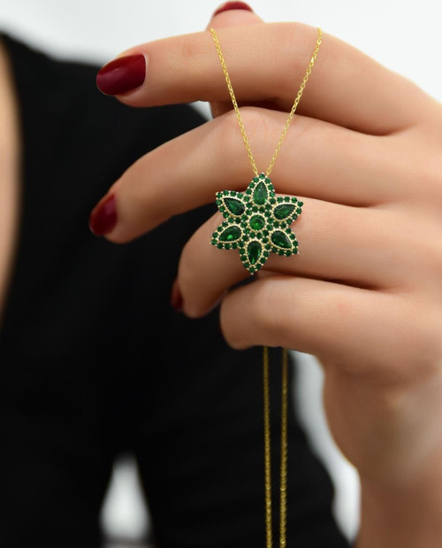 925 Ayar Gümüş Altın Kaplama Zümrüt Yeşili Damla Lotus Kolye