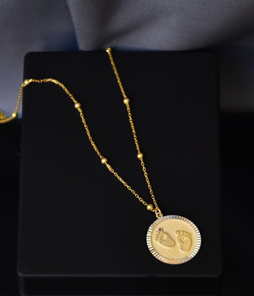 925 Ayar Gümüş Gold Kaplama Top Zincirli Mor Taşlı Bebek Ayak Izi Plaka Kolye