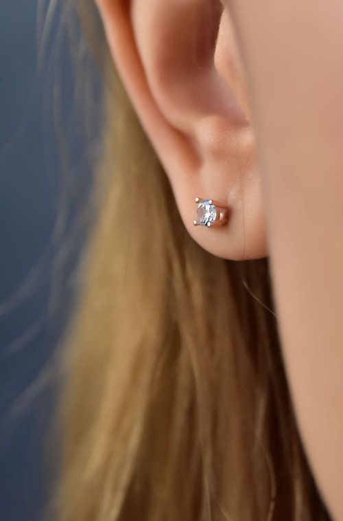 925 Ayar Gümüş Rose Kaplama Zirkon Taşlı Tektaş Küpe 4,0mm.