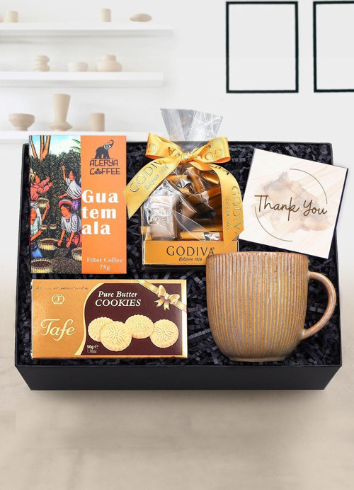 Turuncu Çizgili Porselen Kupa & Alerya Guatemala Filtre Kahve & Kurabiye & Godiva Naps Hediye Seti