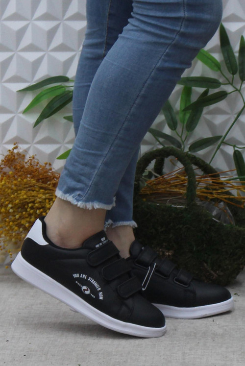 Row Milena Siyah Beyaz Rahat Hafif Sneaker Çırtlı Spor Ayakkabı