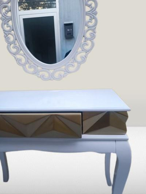 Dresuar Piramit Model 90520 Kayın Lükens Ayak Nakış Ayna Piramit Tabla Gold Beyaz