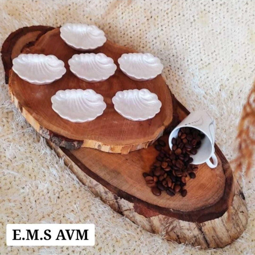 6 Adet Beyaz Istiridye Kahve Yanı Sunumluk Şekerlik Lokumluk Ikramlık Uzunluk: 7 cm En: 5 cm.