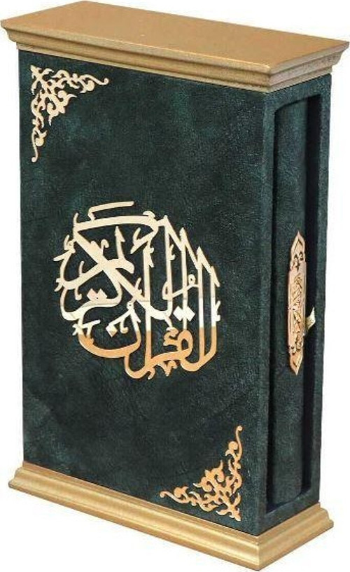 Taç Serisi Kadife Kaplamalı Ahşap Muhafazalı Kutu + Orta Boy Arapça Kadife Kuran + Taşıma Çantası Hediye Seti Yeşil (90242)