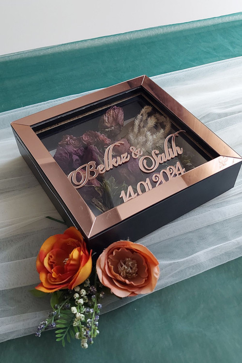 20X20X5 Cm İsimli Anı Çerçevesi! Yeni Moda Çiçek Anı Çerçevesi!