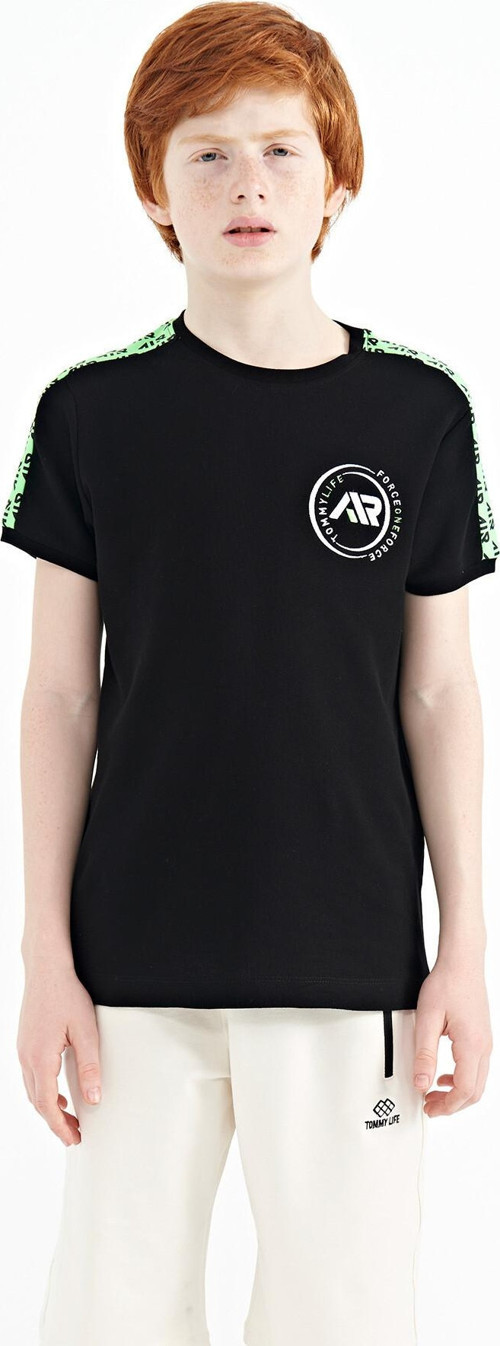 Siyah Omuz Baskı Detaylı Standart Kalıp O Yaka Erkek Çocuk T-Shirt - 11121