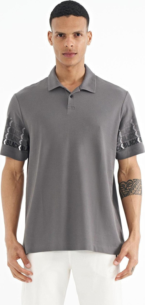 Koyu Gri Kol Baskı Detaylı Polo Yaka Standart Form Erkek T-shirt - 88240