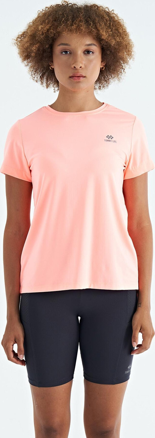 Yavruagzı Sırt Yırtmaç Detaylı O Yaka Kısa Kollu Standart Kalıp Kadın T-Shirt - 97267