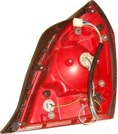 Hyundaı Elantra- 04/07; Stop Lambası Sağ (Üstü Kırmızı) Altı Beyaz (Famella) (Oem No: 92420-2D500)