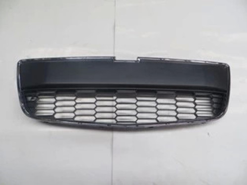 Chevrolet Aveo- Sd/Hb- 11/13; Ön Tampon Panjuru Siyah (Nikelaj Çerçeveli) (Tw) (Oem No: 95019926)