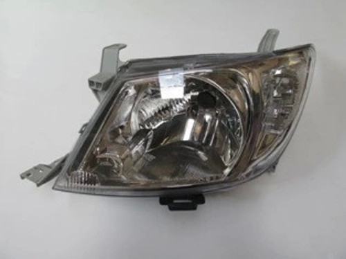 Toyota Hılux- Pıck Up Vıgo- D4D 10/11; Far Lambası Sol Elektrikli/Motorsuz/Beyaz Sinyalli (H4) (Oem