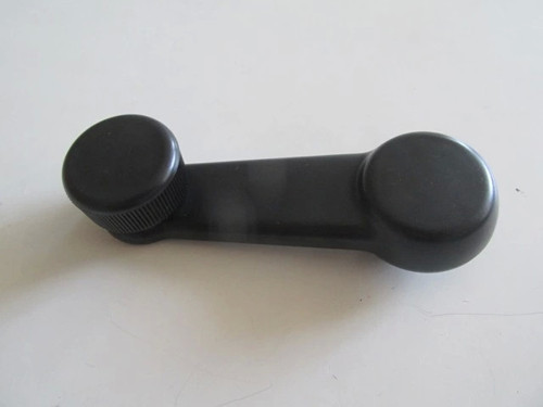Daewoo Nexıa- 95/99; Ön/Arka Cam Açma Kolu Sağ/Sol Aynı (Adet) (Frezesi Metal) (Oem No: 82630-33001)