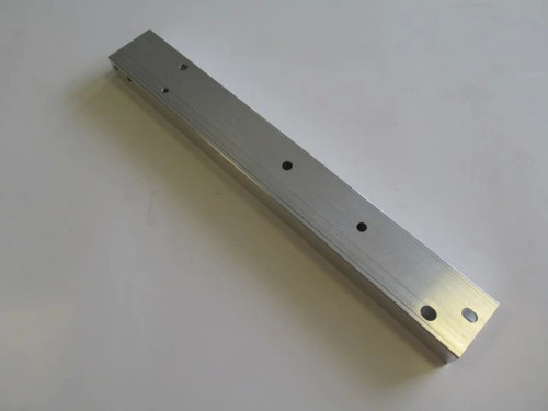 Mercedes Gla Class- X156- 14/17; Ön Panel Bağlantı Braketi Sağ (Büyük) (Oem No: 2466280229)