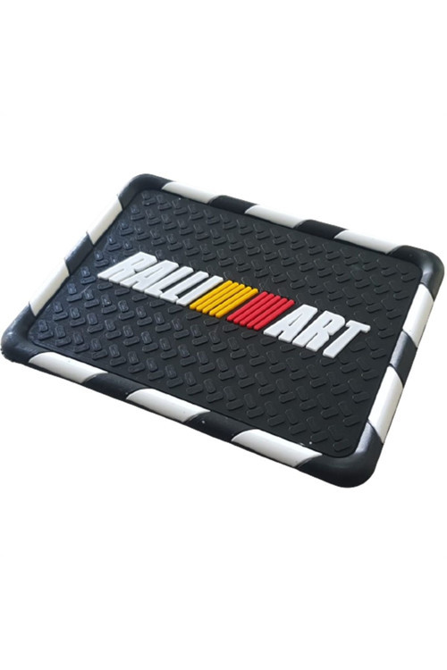 Kaydırmaz Silikonlu Ped Araç Göğüs Torpido Ev Ofis Çok Amaçlı Rallı Art Damalı Desen 18Cmx13,5Cm
