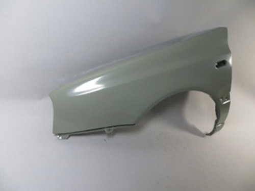 Volkswagen Golf 3 92/98 Ön Çamurluk Deli̇kli̇ Sol (Anten Deli̇kli̇) Gri̇ Boyalı (Sımyı)