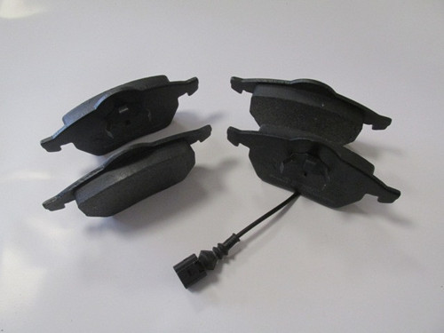 Audi A3 04/05 Ön Fren Balatası 1,8t/1,9tdı (1kablolu)(di̇sk)(156,4x73,8x19,5)(bramax)