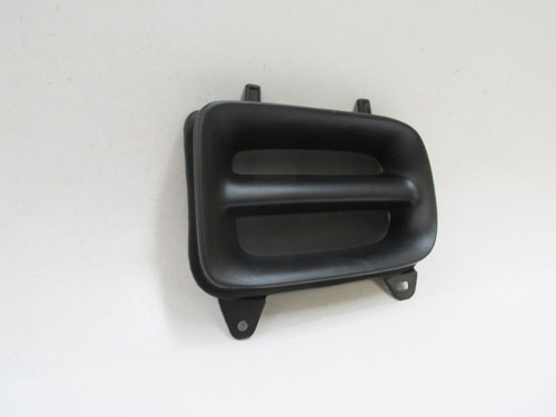 Mazda 323 Familia 95/97 Si̇s Lamba Kapağı Sağ Si̇s Deli̇ksi̇z (Tyg)