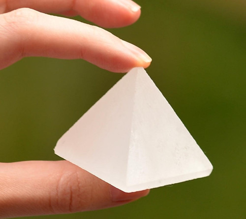Selenit Taşı Piramit Kütle - 4 cm