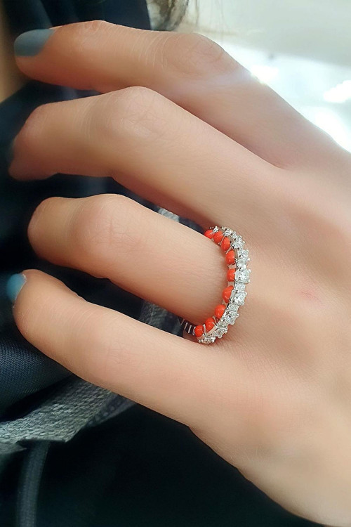 Kırmızı Mineli Pırlanta Parlaklığında Zirkon Taşlı 925ayar Gümüş Tasarım Sırataş Yüzük