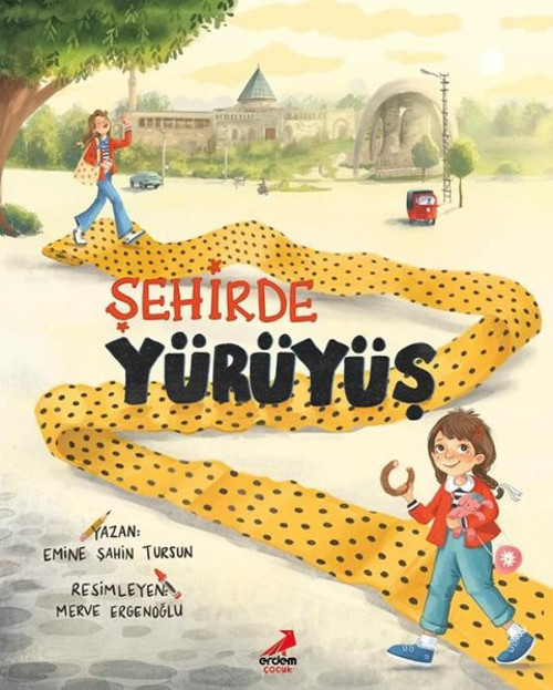 Erdem Çocuk Şehirde Yürüyüş