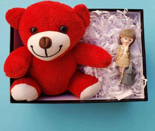 Hostes Biblo Ve Kırmızı Peluş Ayıcıklı Set