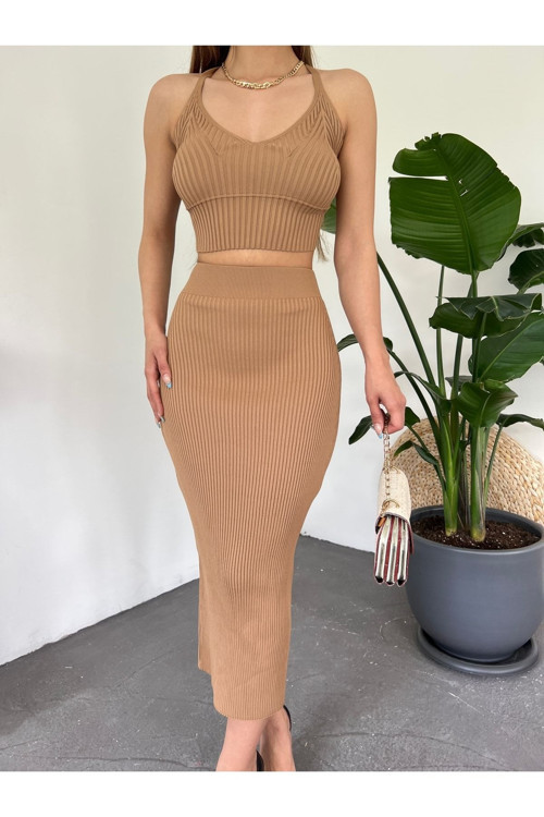 Kadın Askılı V Yaka Crop Bluz Ve Yüksek Bel Kalem Midi Boy Triko Etek Ikili Alt Üst Takım Camel Standart